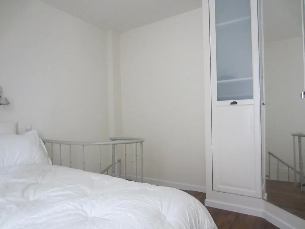Urban Chic Montmartre Loft Apartment Paris 0*,  France