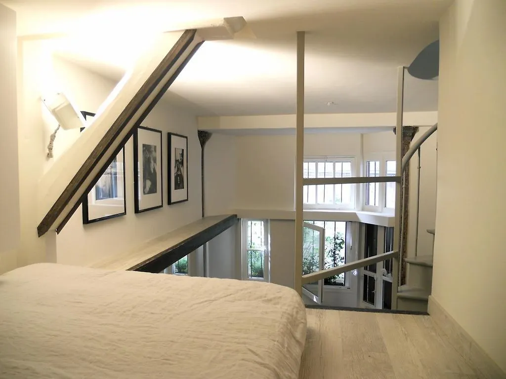 Urban Chic Montmartre Loft Apartment Paris 0*,  France
